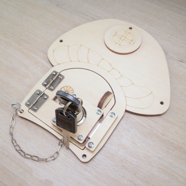 Drzwi "Grzybek" do tablicy manipulacyjnej sensorycznej