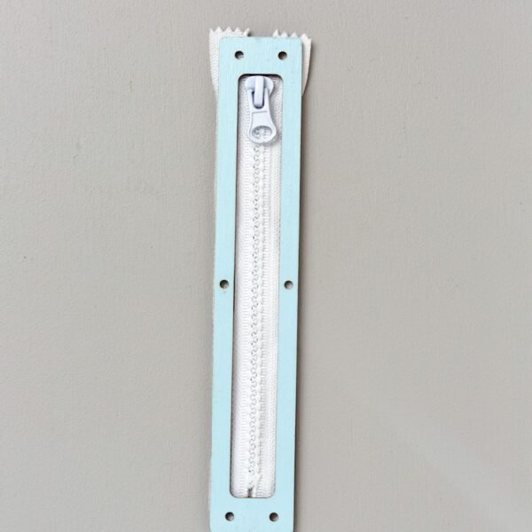 Zamek błyskawiczny niebieski do tablicy manipulacyjnej sensorycznej