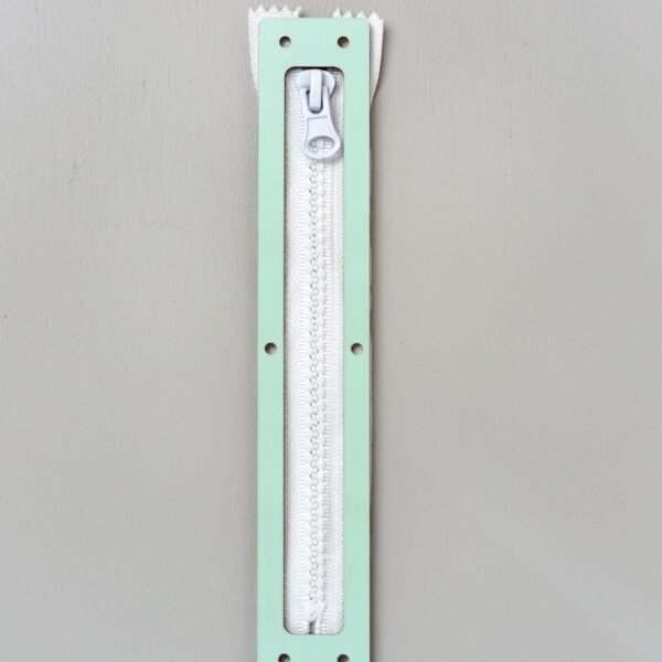 Zamek błyskawiczny turkusowy do tablicy manipulacyjnej