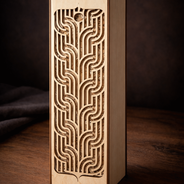 Wyjątkowy upominek – eleganckie drewniane pudełko na butelkę (Model 7)