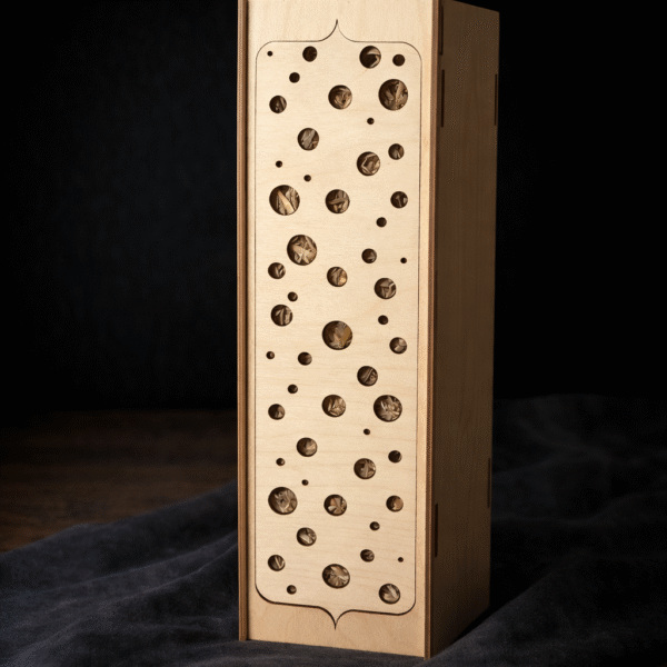 Wyjątkowy upominek – eleganckie drewniane pudełko na butelkę (Model 6)